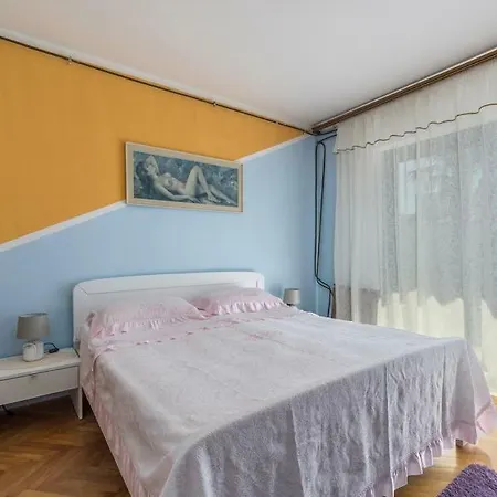 Zak Guest house *